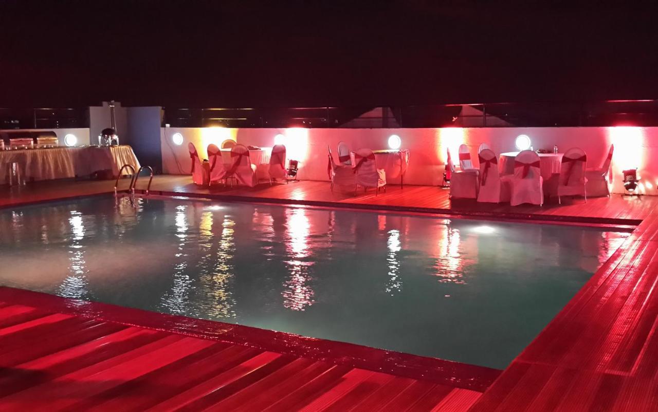 Aura Grande Hotel Bombaim Exterior foto